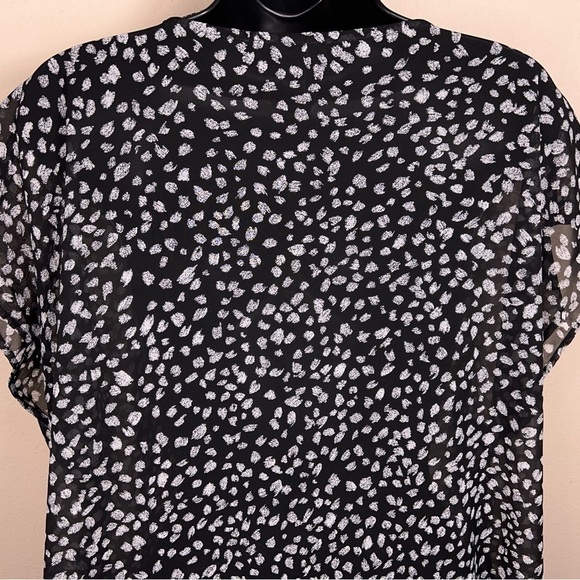 2X RELATIVITY BLACK WHITE DOT PRINT BLOUSE SEMI SHEER RUFFLE PLUS VNECK - Picture 8 of 12